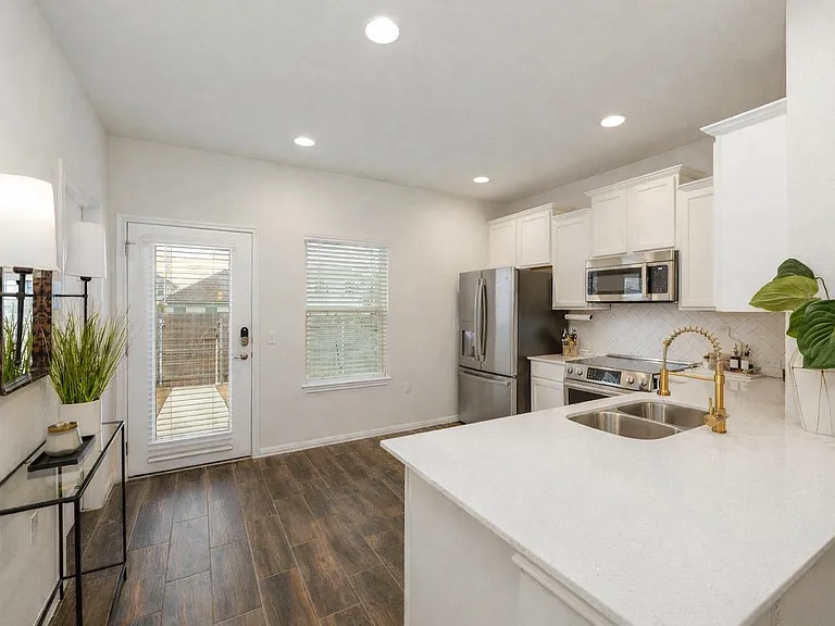 9605 Grapevine Leaf Dr — Photo 5