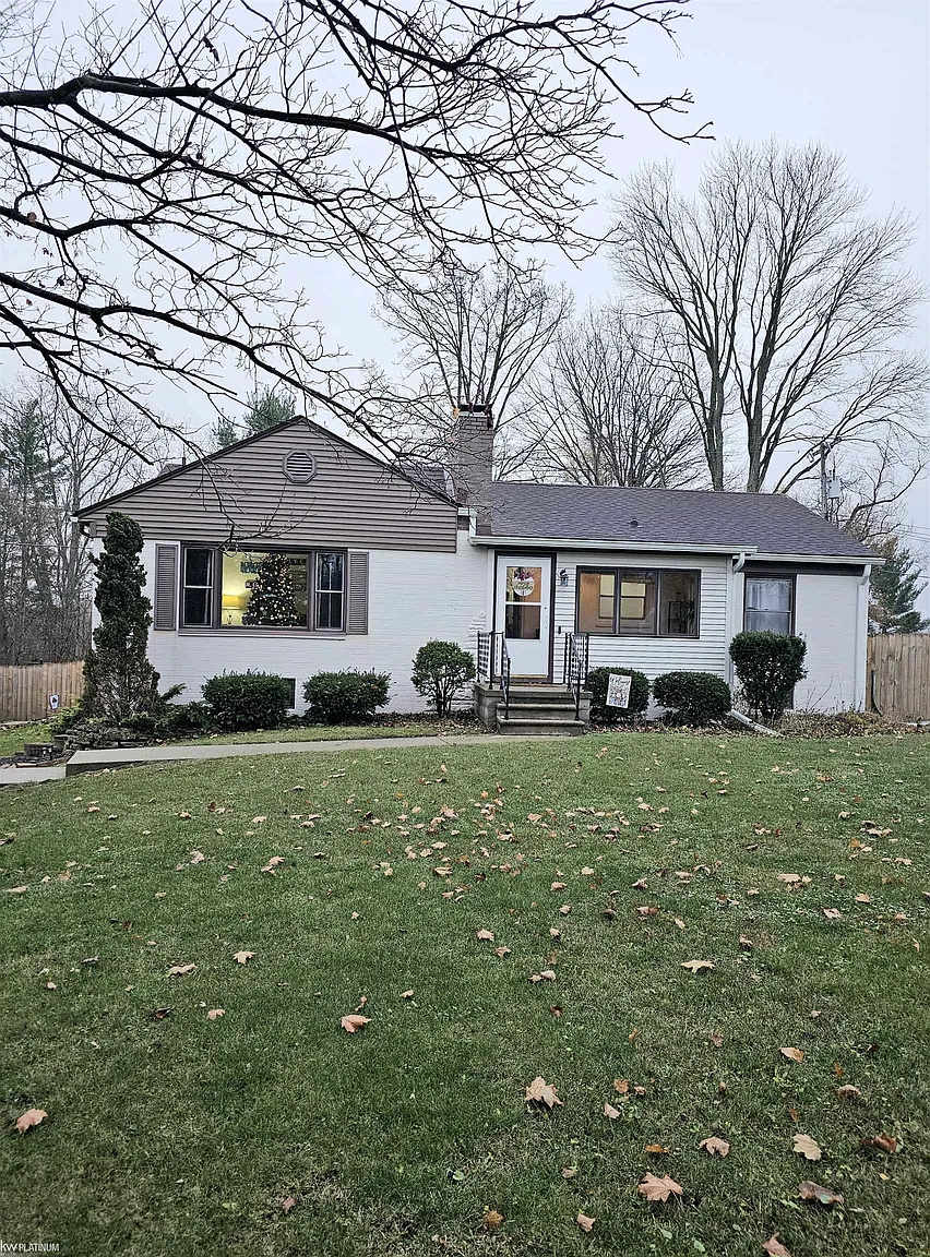 3451 N River Rd photo 1