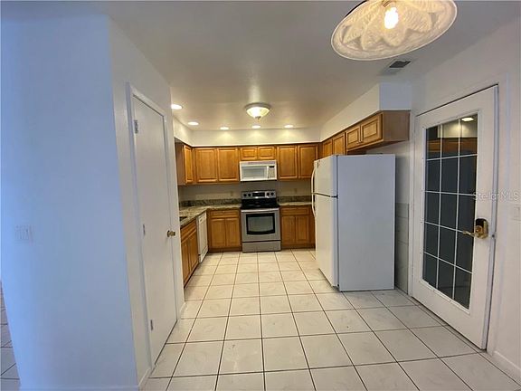 2nd image of 305 Chicago Woods Cir