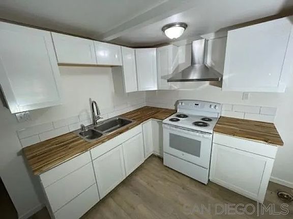 3rd image of 4045 Carrol Ave