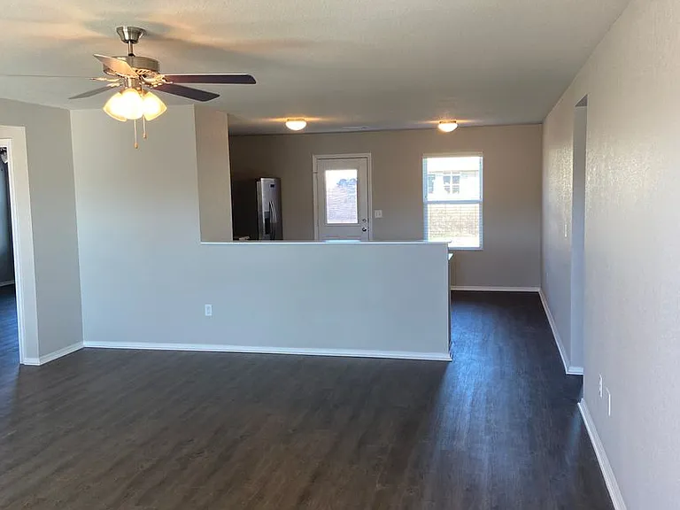1760 Ryder St — Photo 5