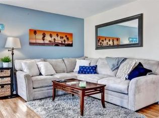 220 44th St, Manhattan Beach, CA 90266