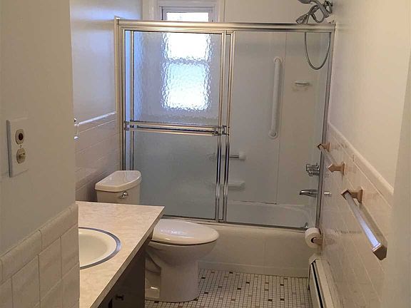 4th image of 143 Dutch St