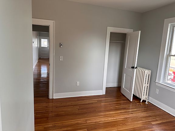 5th image of 17 Linnmoore St Unit 2