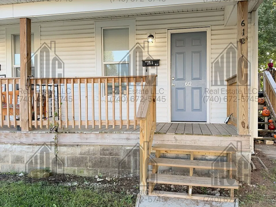 612-614 Roosevelt Ave #612