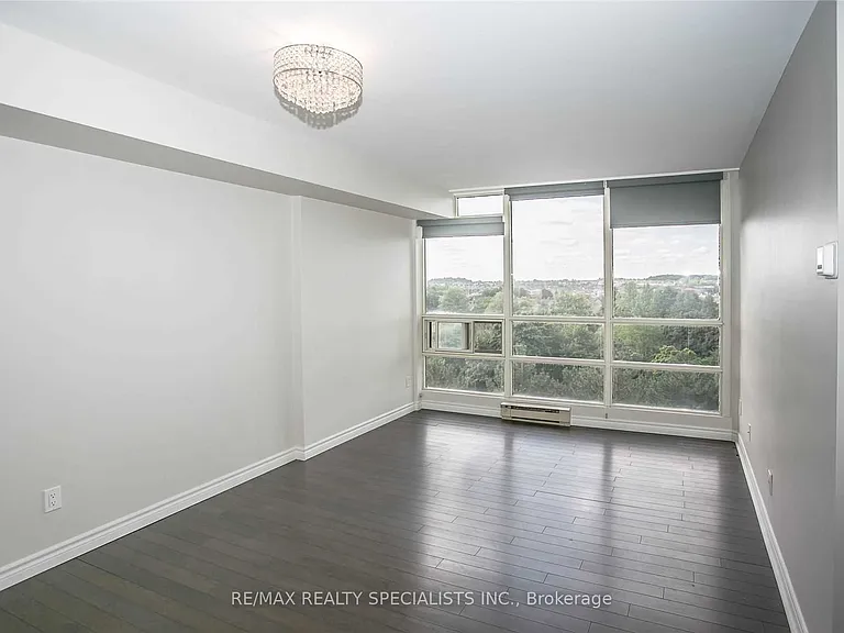 45 Kingsbridge Garden Cir #601 — Photo 3
