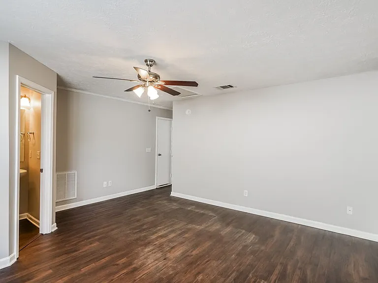 2809 Windcrest Trl — Photo 15