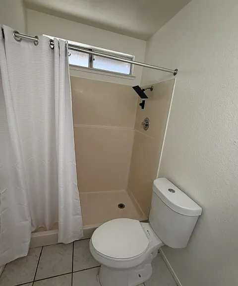 804 Niles Ct — Photo 17