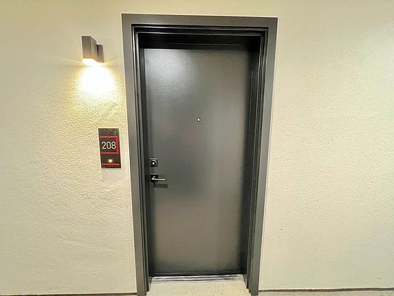 5th image of 3355 Overland Ave #208
