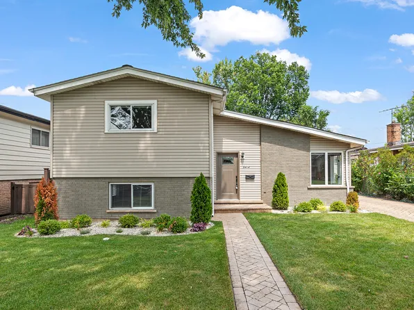 8414 W Madison Dr, Niles, IL 60714