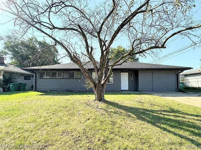 316 Lytle Pl — Photo 2