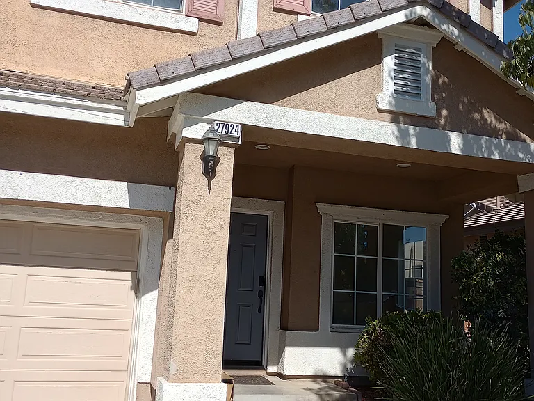 De La Valle Dr — Photo 2