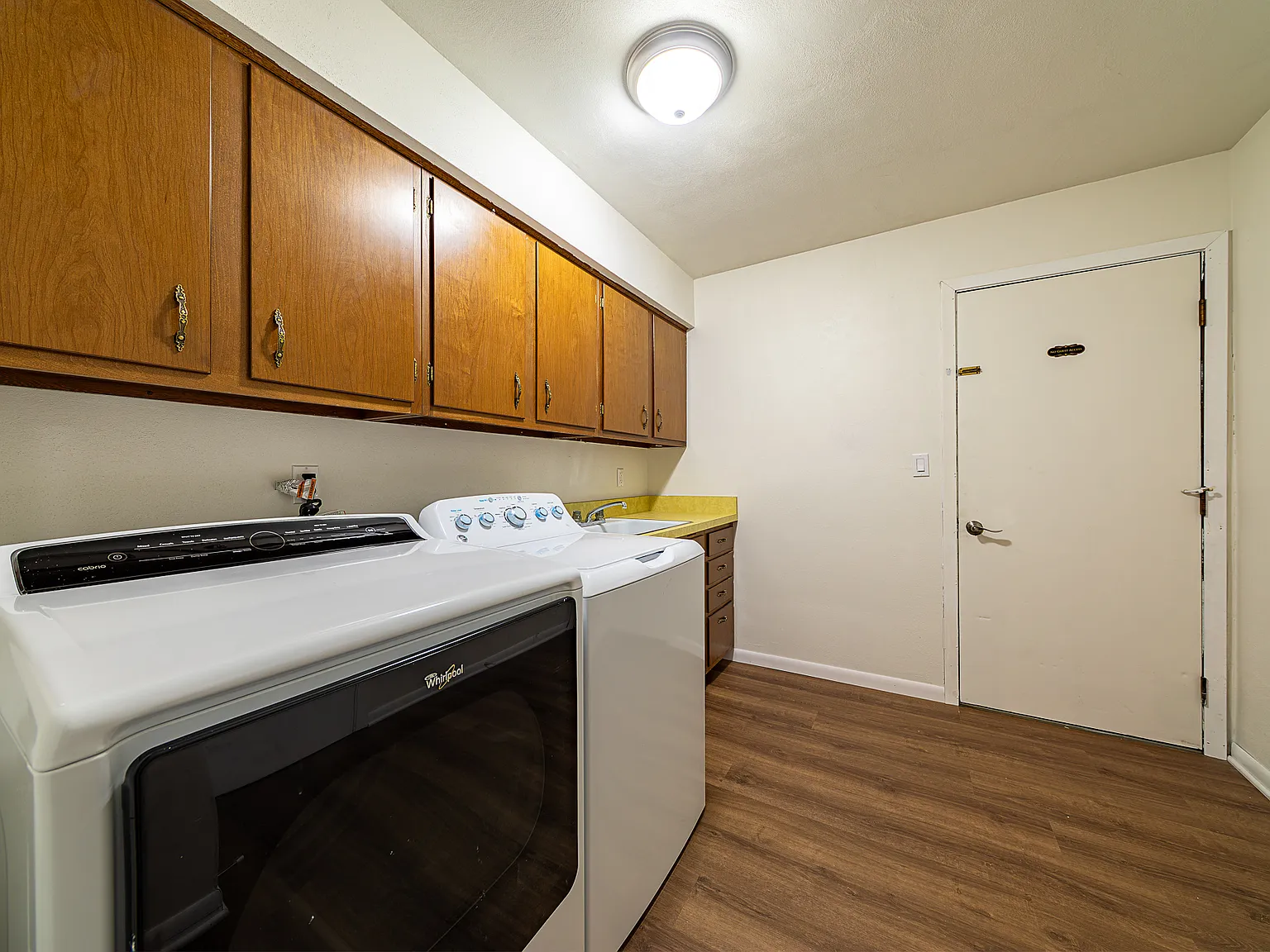 6 bed, $9,000 — Photo 3