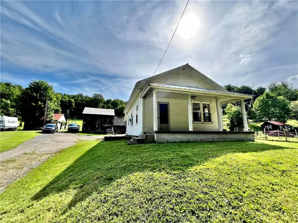 1435 S Eighty Eight Rd, Greensboro, PA 15338