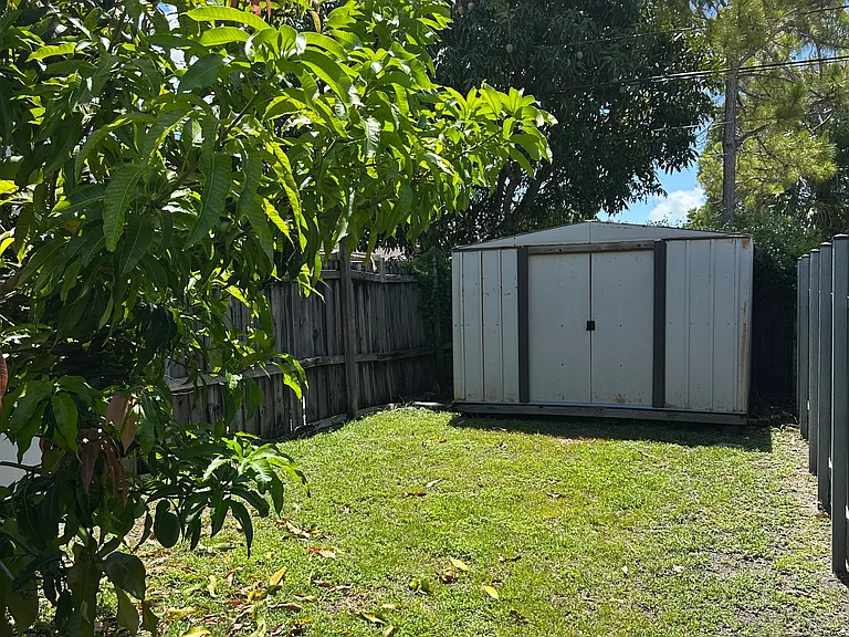 9400 Dominican Dr — Photo 10