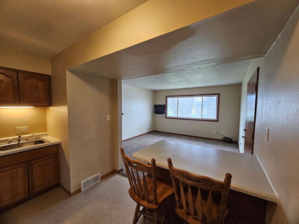 Raceway Park Apartments 1105 N Depot St Knoxville IA Zillow