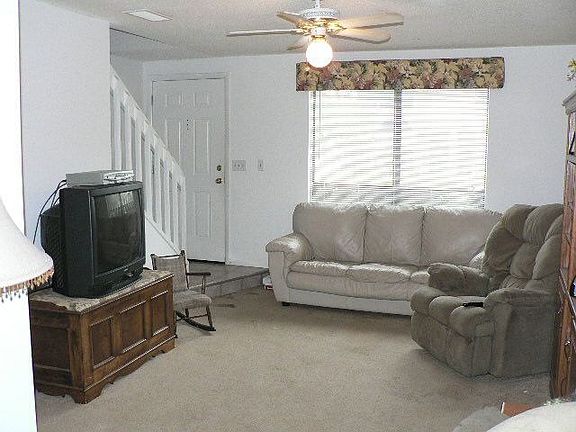 4th image of 611 Casa Park Ct N