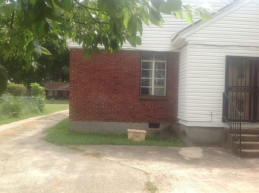 3rd image of 1043 N McLean Blvd