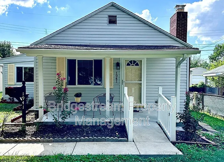 1941 Culver Ave — Photo 1
