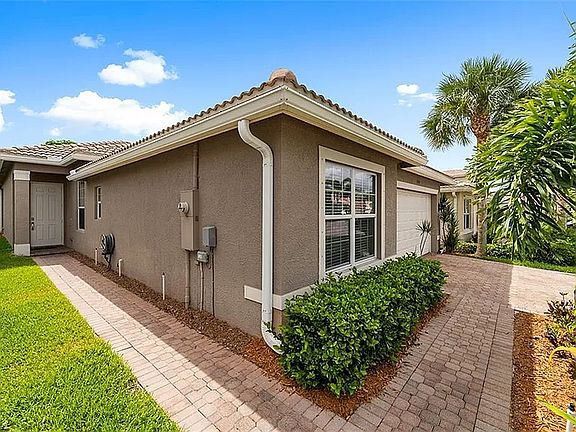 3rd image of 10509 Carolina Willow Dr