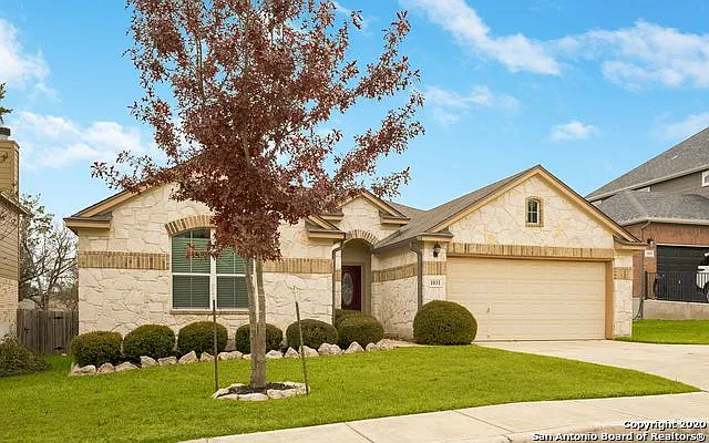 3 bed, 2.0 bath, 1813 sqft, $2,100 — Photo 1