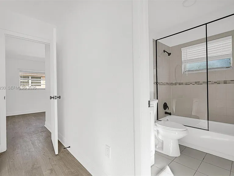8295 NE Miami Ct #4 — Photo 18