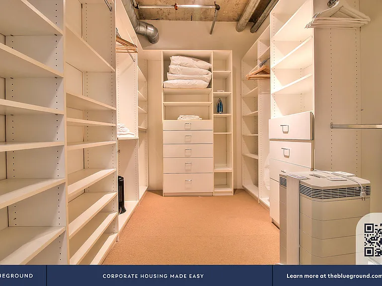 Walk-in Closet