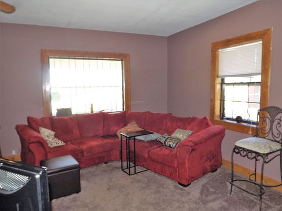 5th image of 2911 Metropolitan Ave