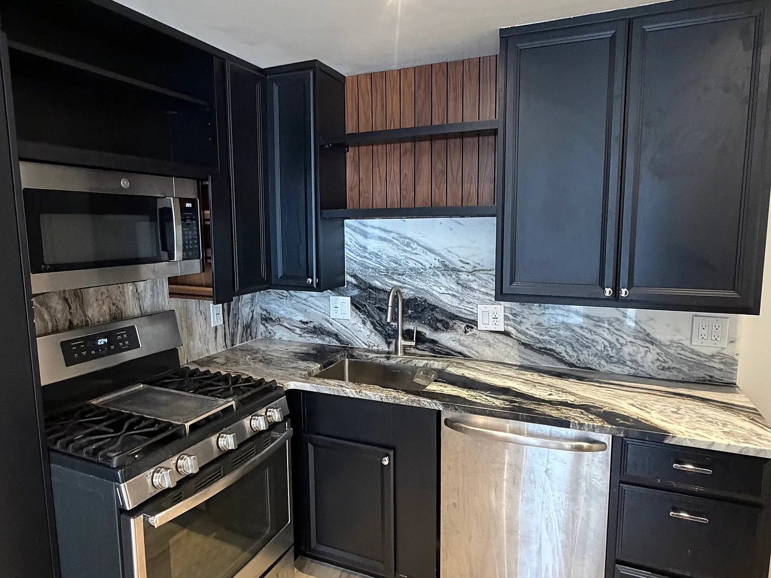 1 bed, 800 sqft, $1,200 — Photo 3