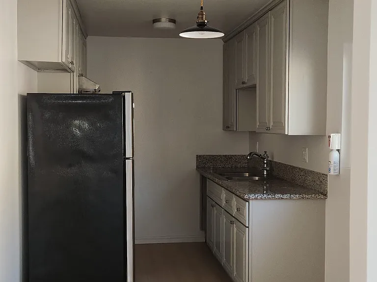 2213 W Court St #3 — Photo 2