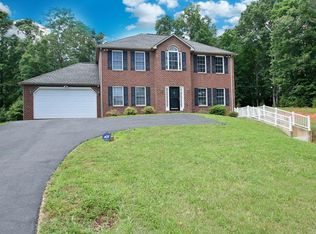74 Montgomery Farms Ave, Moneta, VA 24121