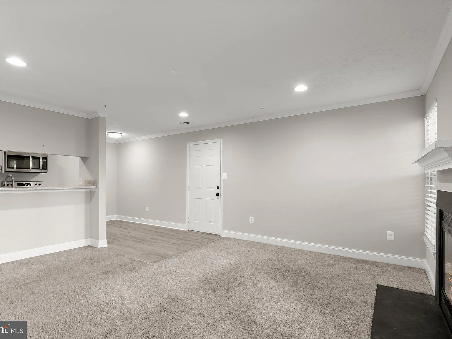2 bed, 2.0 bath, 872 sqft, $2,100 — Photo 4