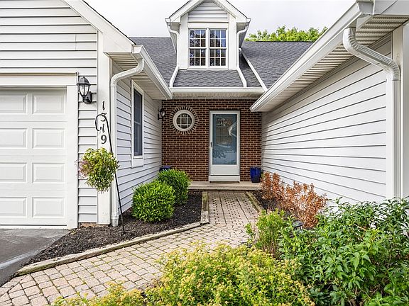 2nd image of 1319 Wellington Dr