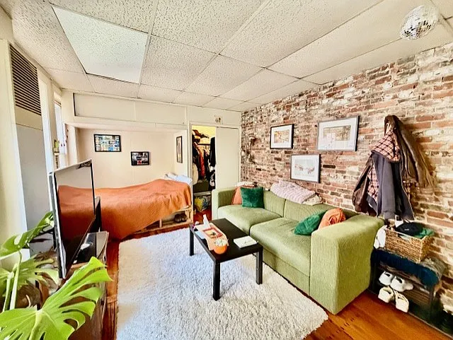 23 Sheafe St #3R