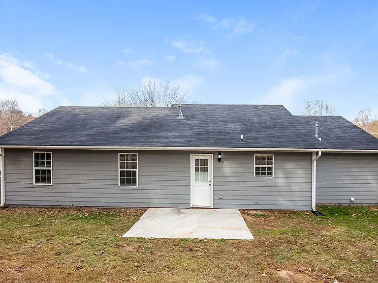 915 Walnut Creek Ln — Photo 16