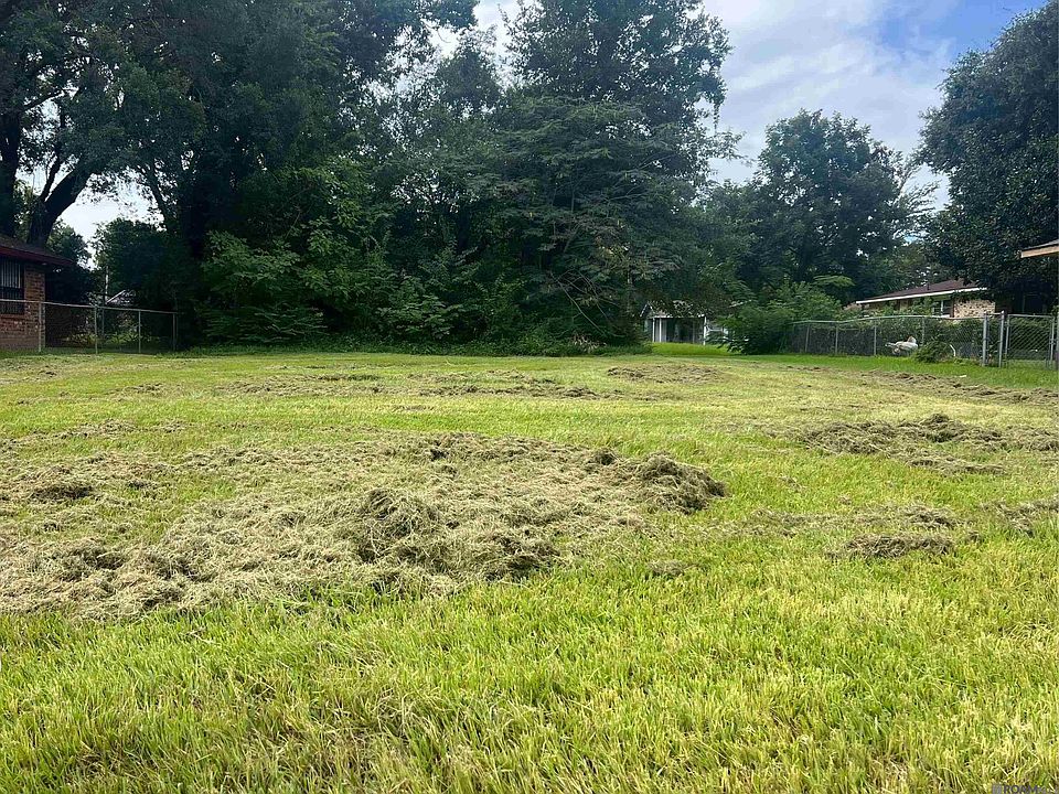 2nd image of 70th Ave