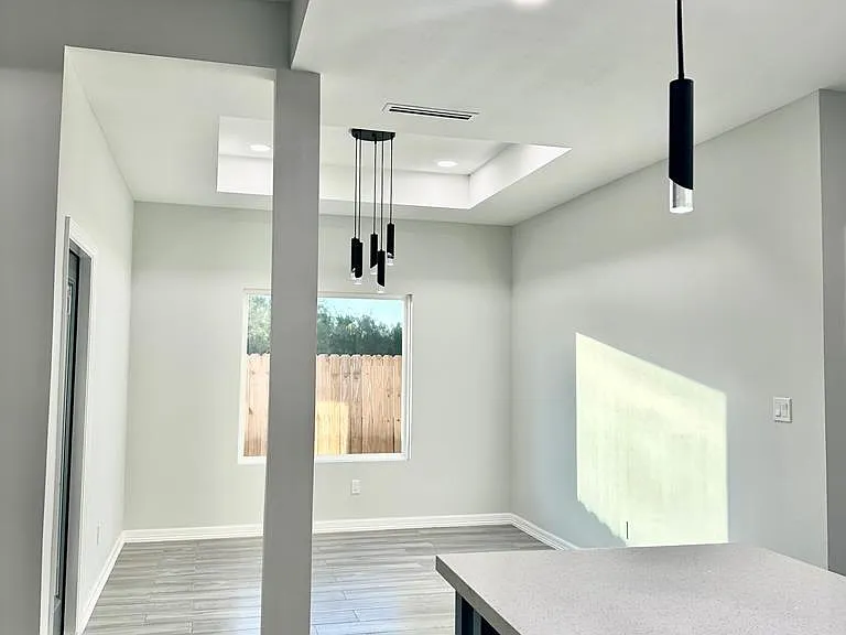 7005 Heliconia Dr — Photo 11