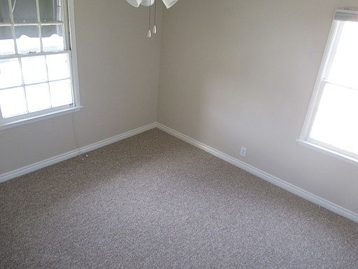 2nd image of 268 1/2 La Verne Ave