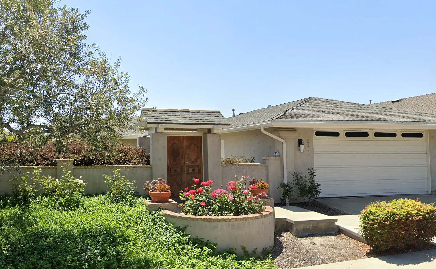 3 bed, 2400 sqft, $11,000 — Photo 2