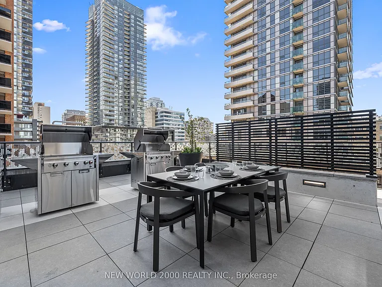 101 Roehampton Ave #411 — Photo 24