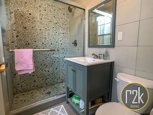 Rented by Realty 2000 Corp | media 38