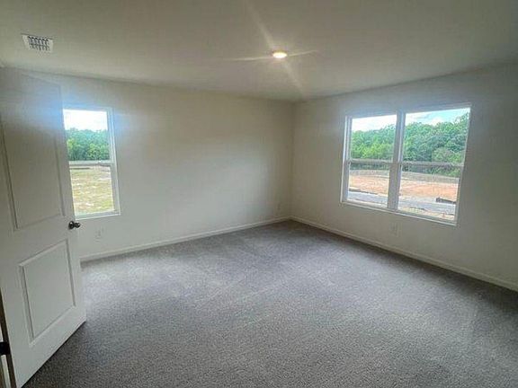 4th image of 2099 Emerson Dr