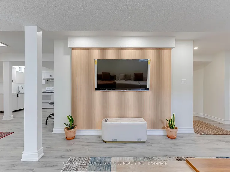 5358 Bellows Ave #BASEMENT — Photo 7