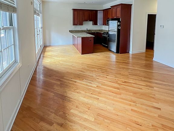 3rd image of 1319 W Belmont Ave #3