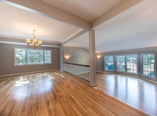 2 Atkinson Rd, Rockville Centre, NY 11570