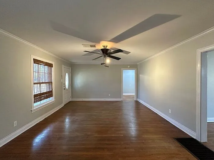 1309 S Robertson Ave — Photo 2