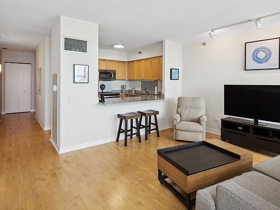 4th image of 512 N McClurg Ct APT 5803