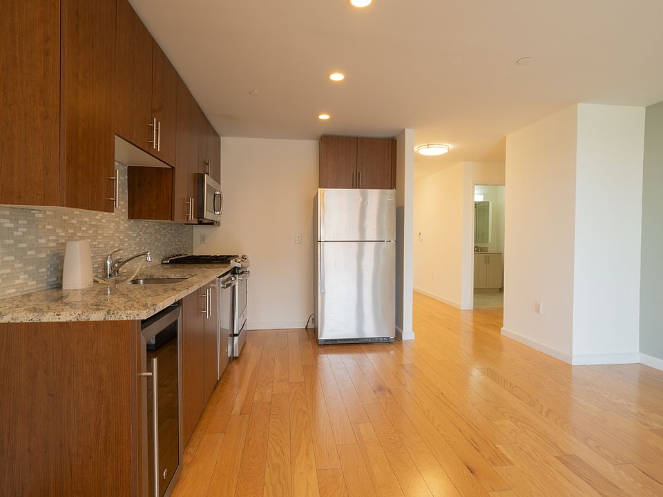 1st image of 50 Oceana Dr W APT 4H