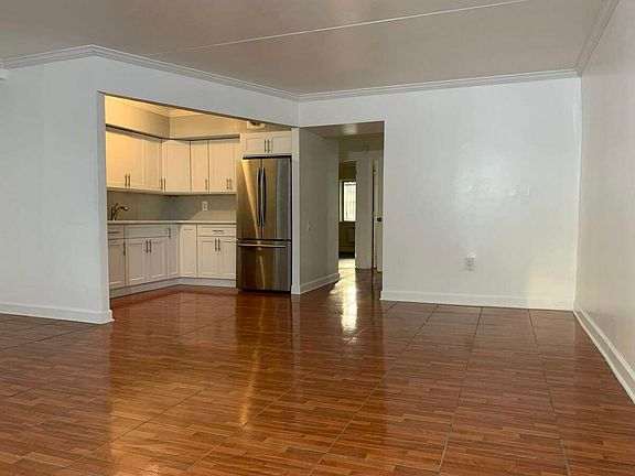 5th image of 1798 Madison Ave #11