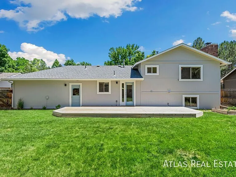 3243 Pepperwood Ln — Photo 17